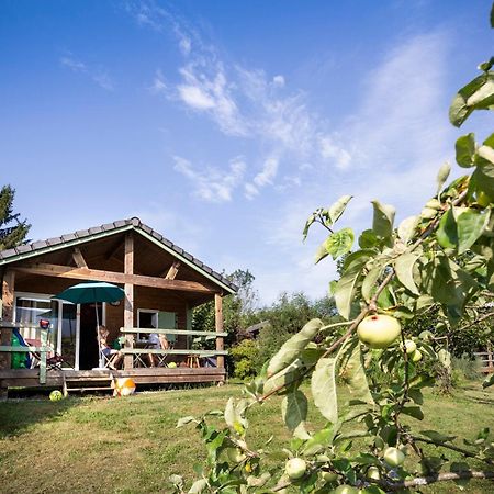 Huttopia Lac D'Aiguebelette Saint-Alban-de-Montbel 外观 照片