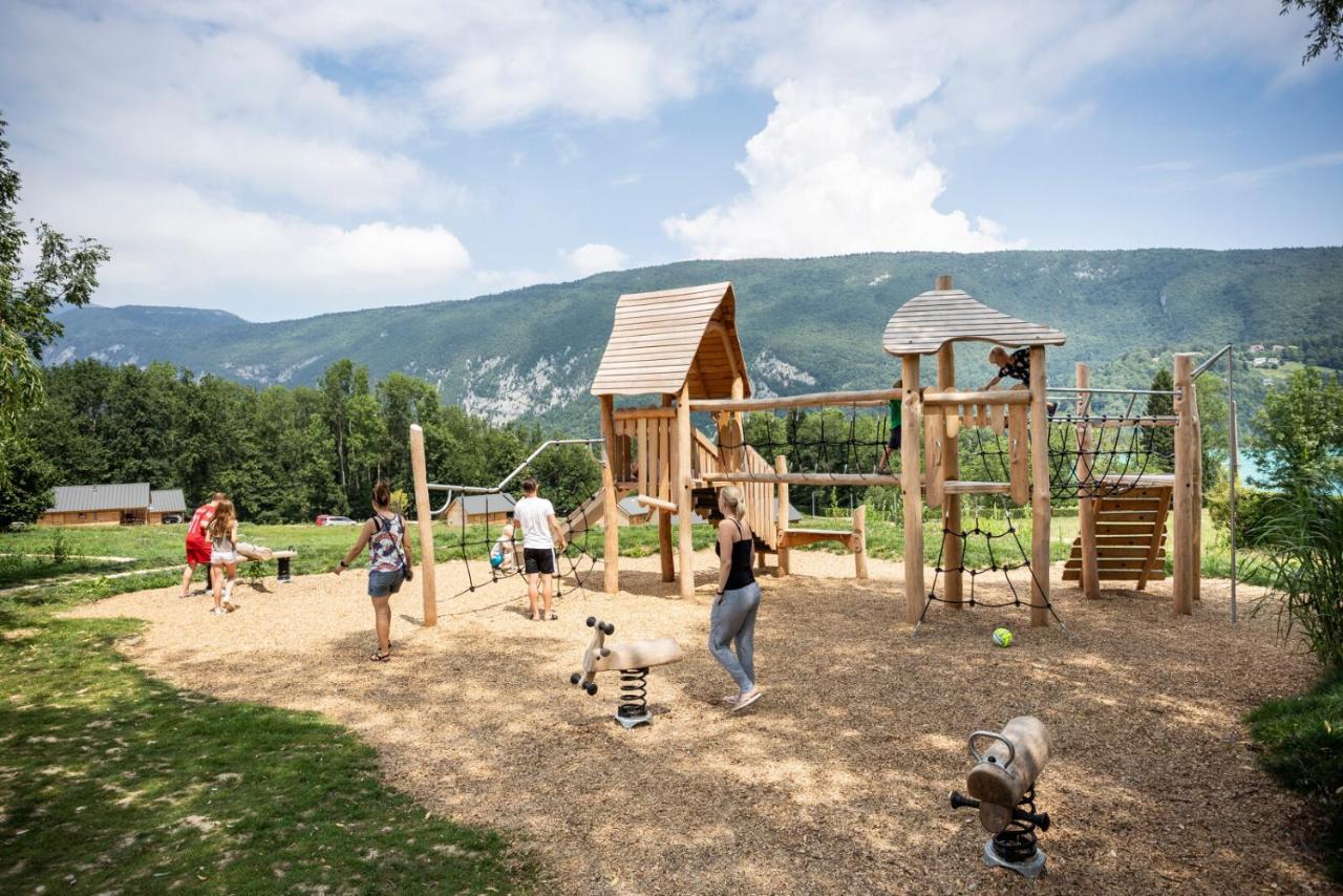 Huttopia Lac D'Aiguebelette Saint-Alban-de-Montbel 外观 照片