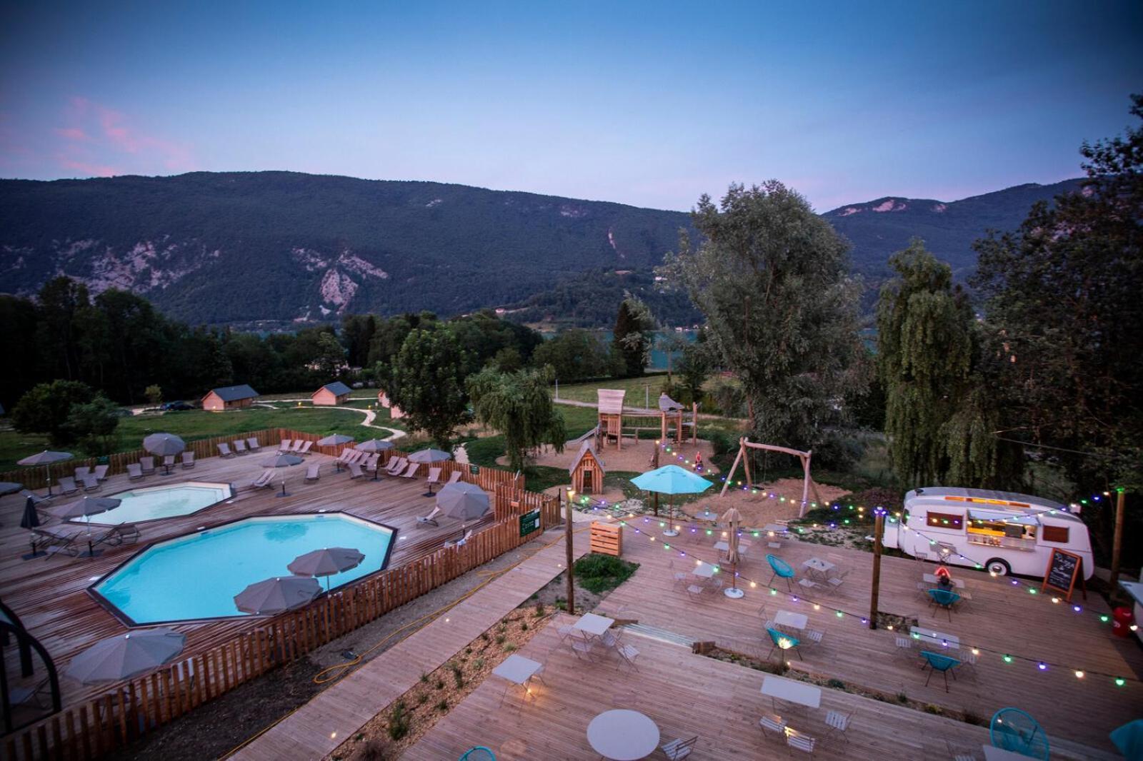 Huttopia Lac D'Aiguebelette Saint-Alban-de-Montbel 外观 照片