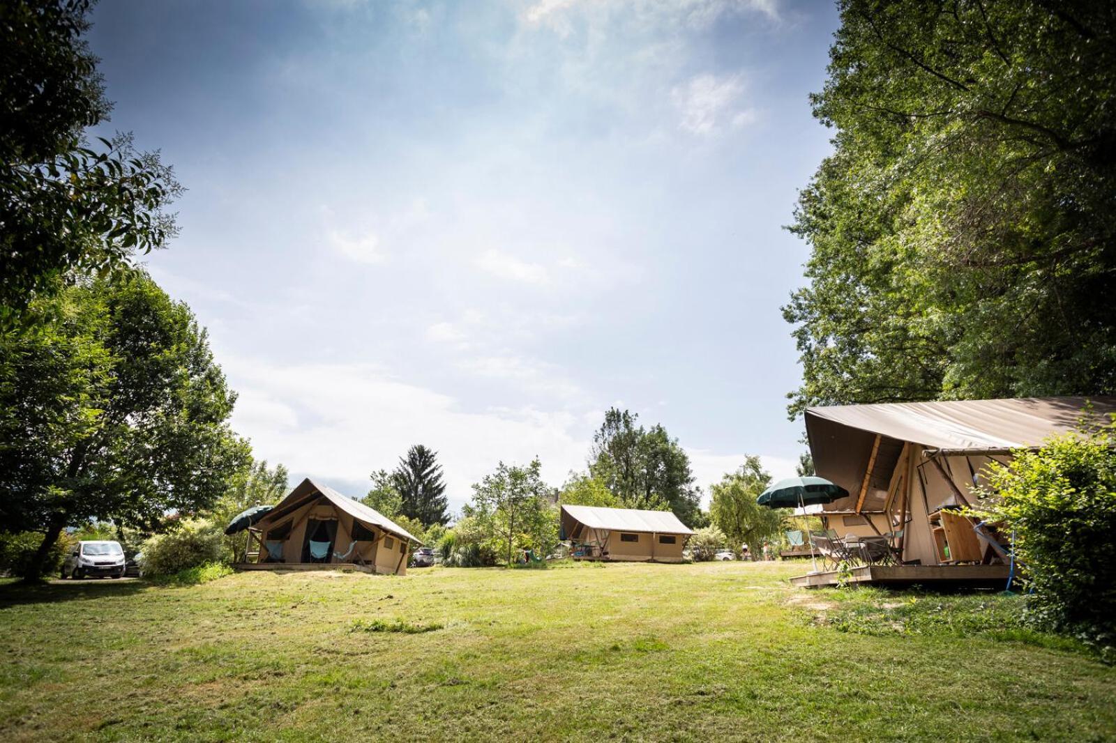Huttopia Lac D'Aiguebelette Saint-Alban-de-Montbel 外观 照片