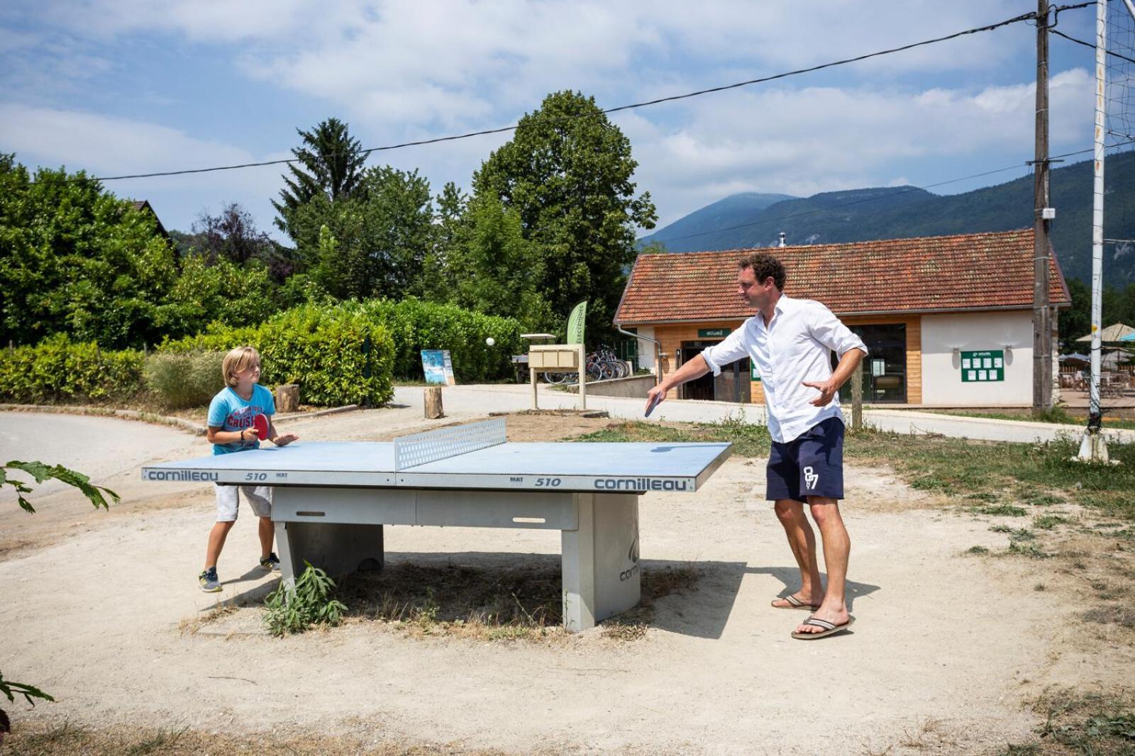 Huttopia Lac D'Aiguebelette Saint-Alban-de-Montbel 外观 照片
